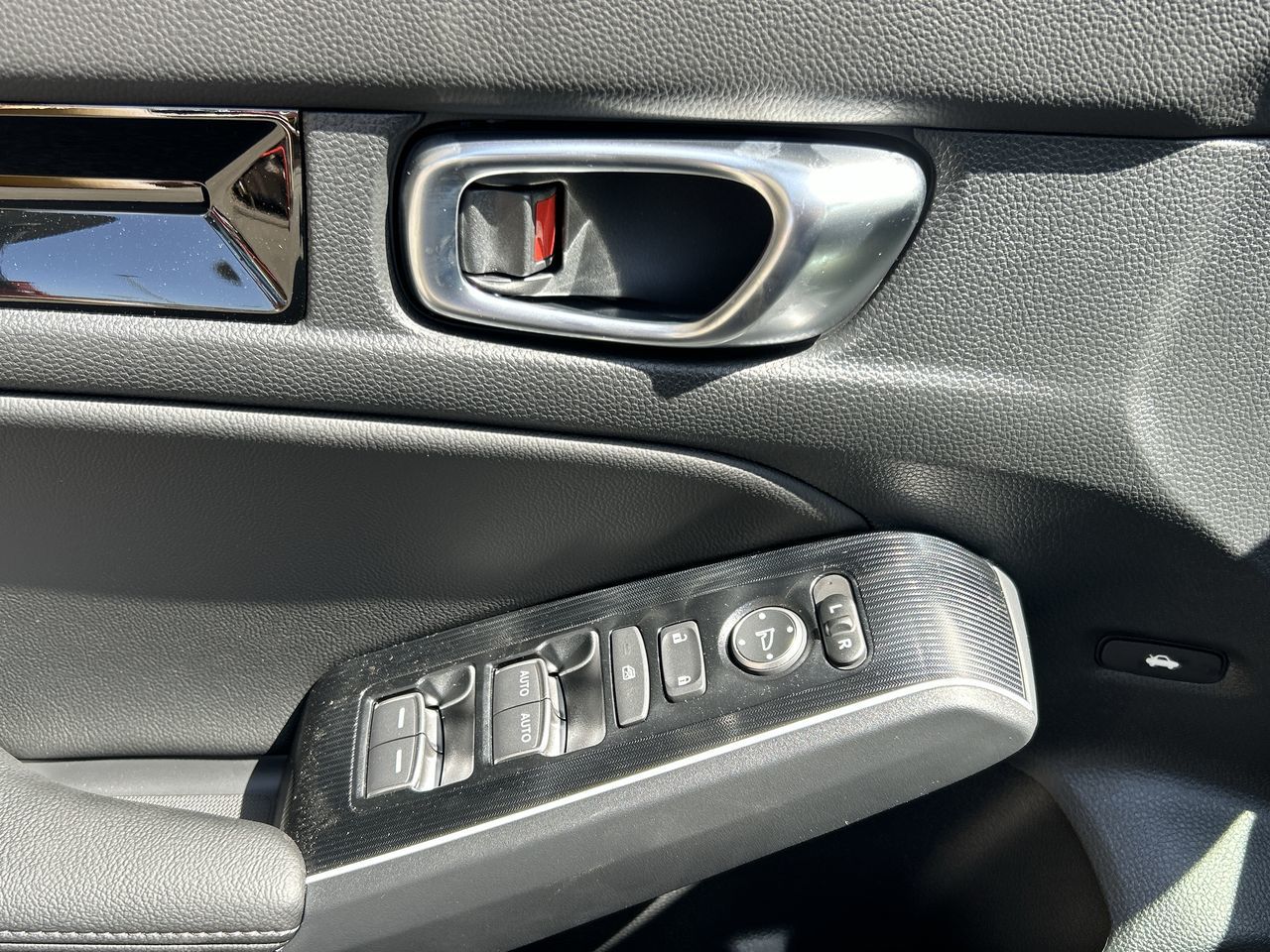 2025 Honda Civic Hybrid in North Vancouver, British Columbia