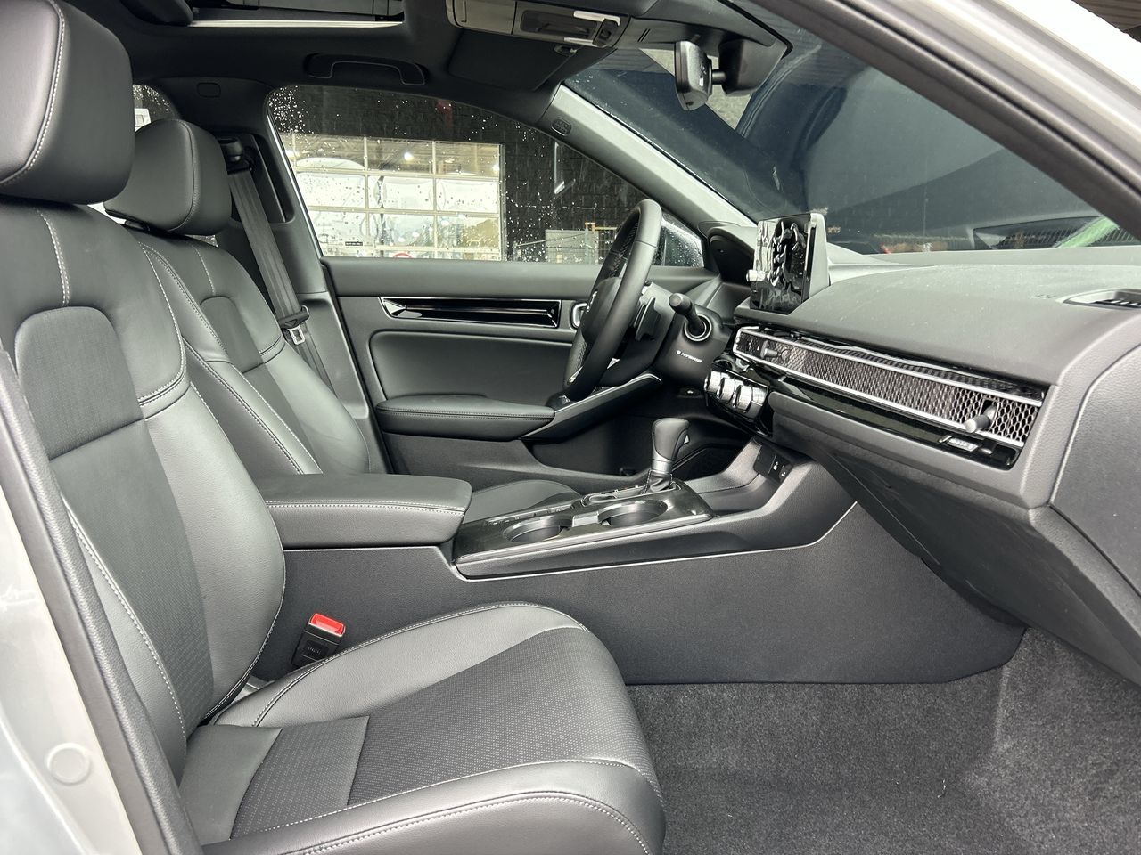 2025 Honda Civic Hybrid in North Vancouver, British Columbia