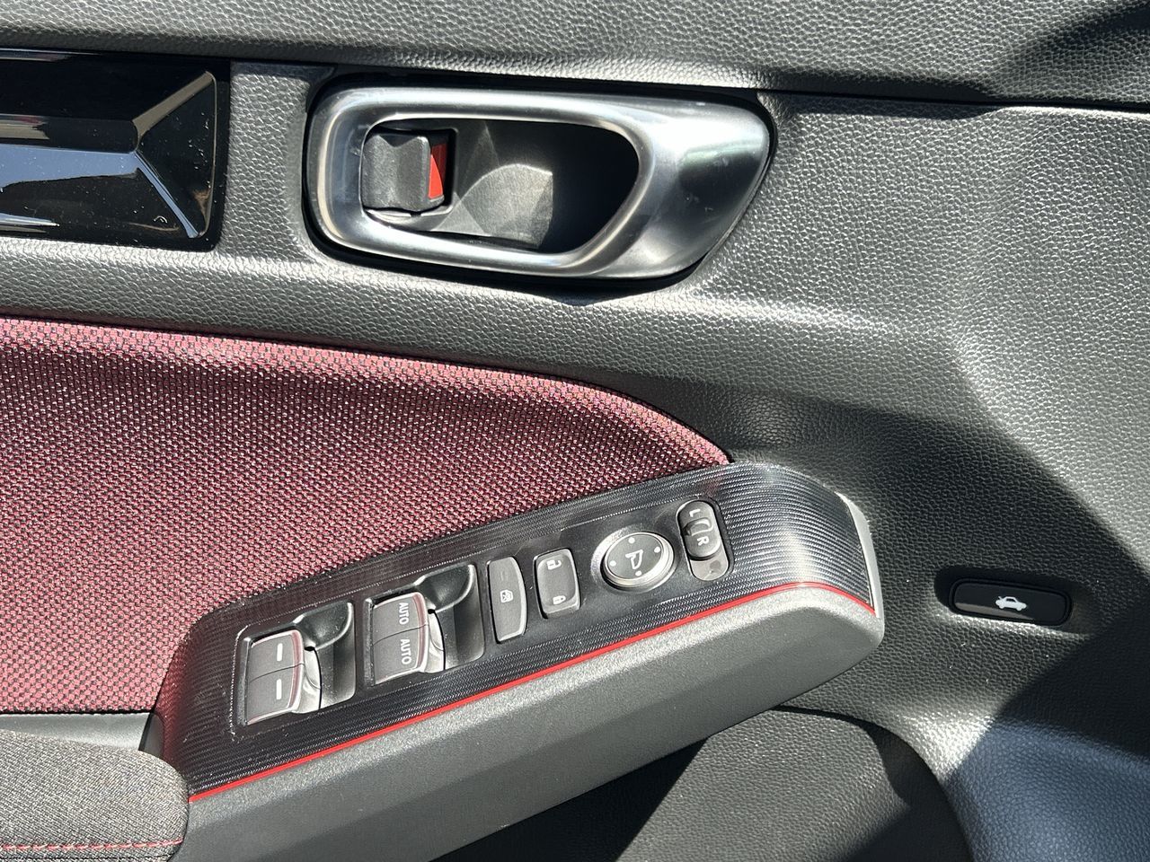 2025 Honda Civic SI in North Vancouver, British Columbia