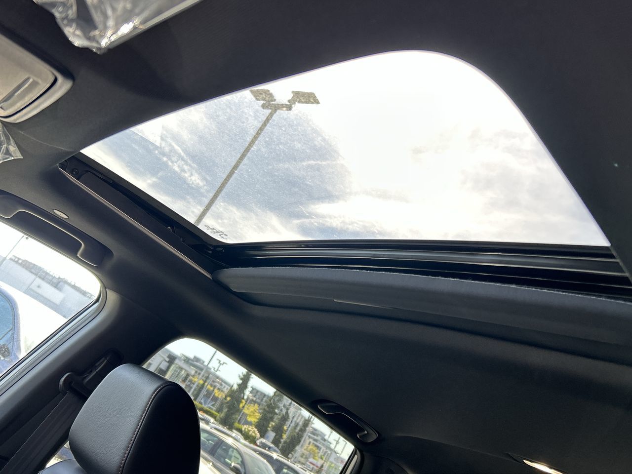 2025 Honda CR-V HYBRID in North Vancouver, British Columbia