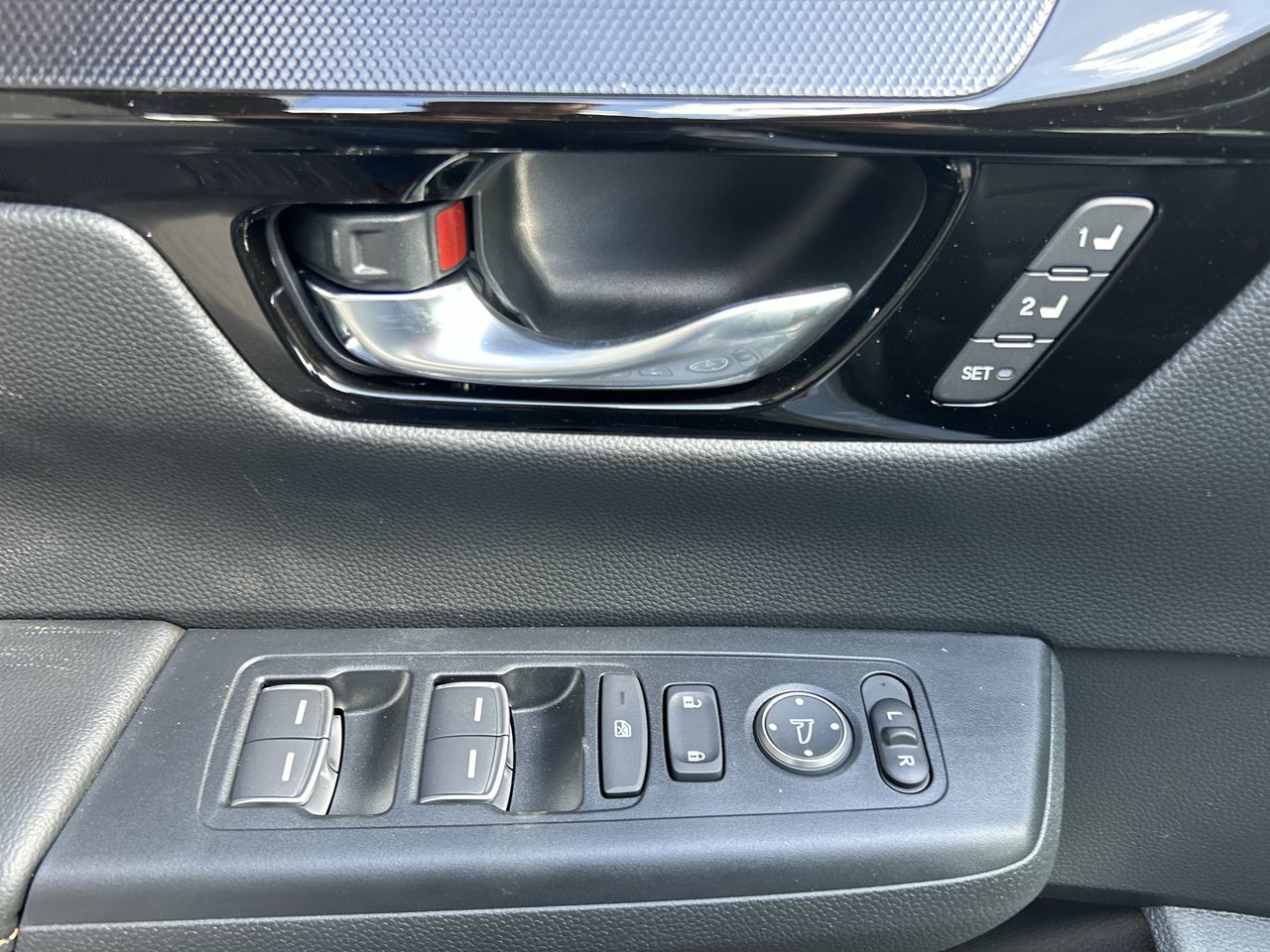 2025 Honda CR-V HYBRID in North Vancouver, British Columbia