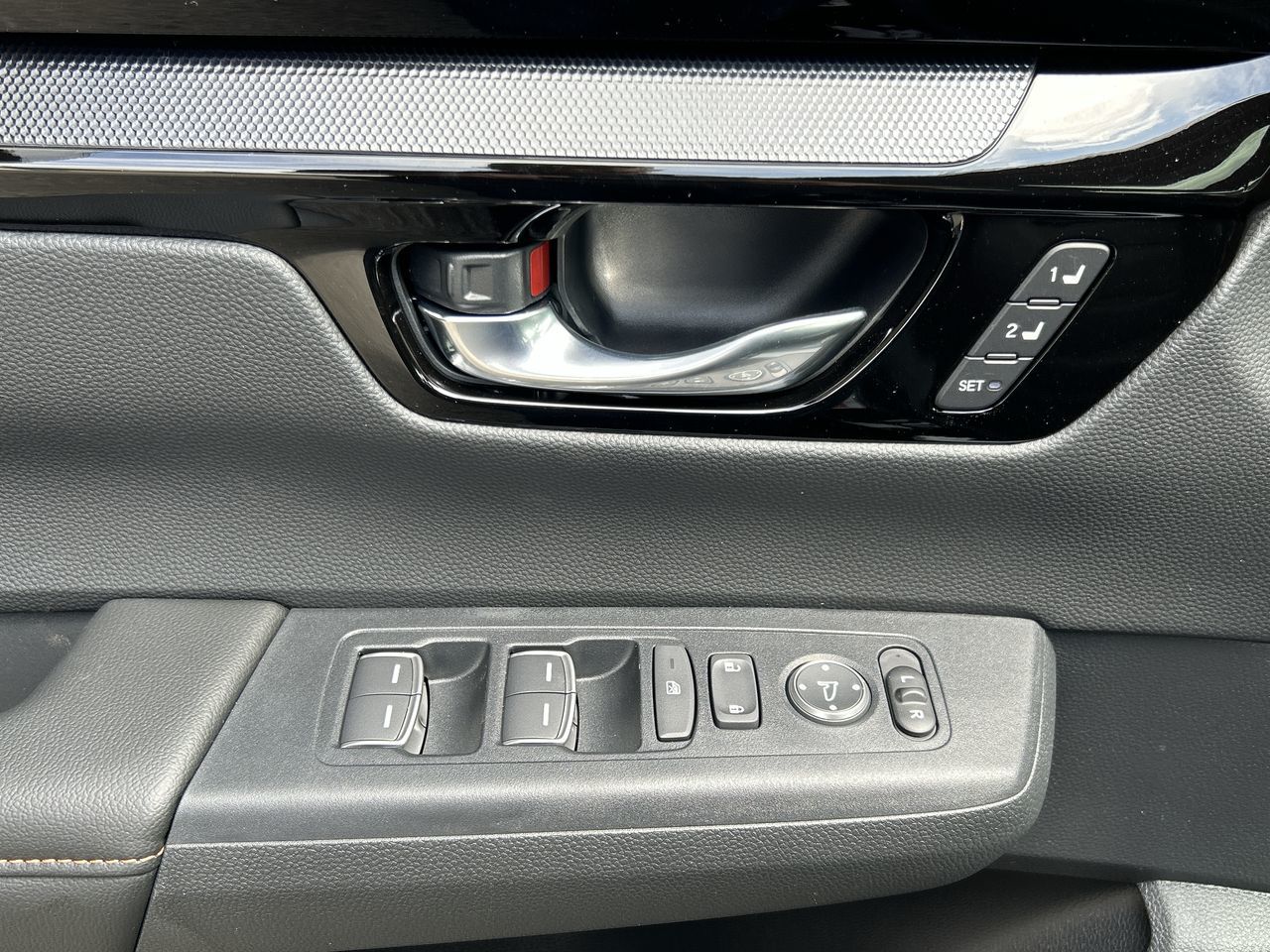2025 Honda CR-V HYBRID in North Vancouver, British Columbia