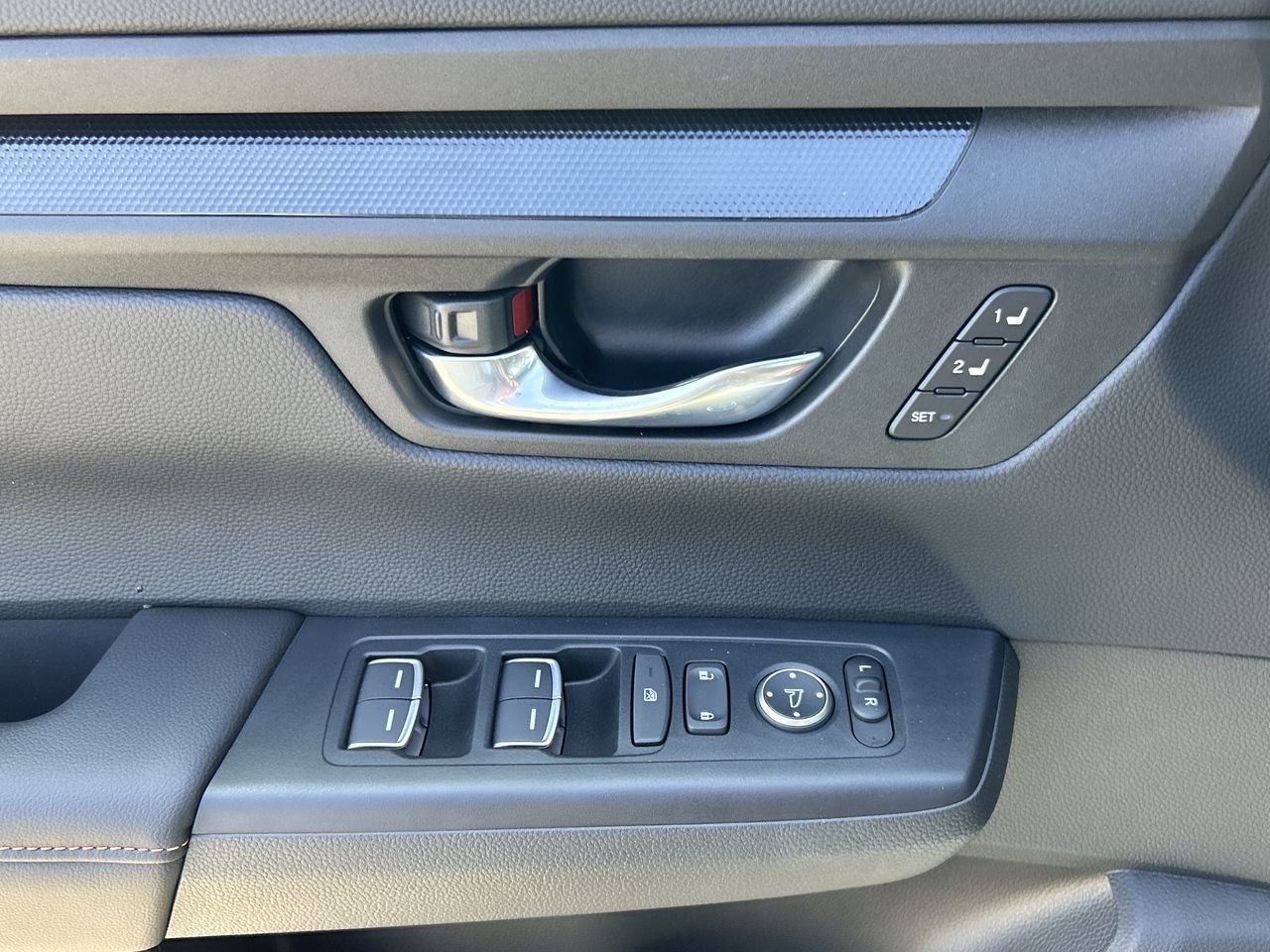 2025 Honda CR-V HYBRID in North Vancouver, British Columbia