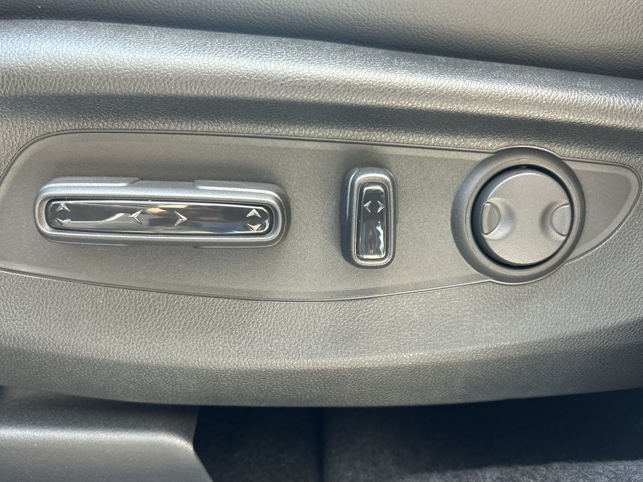 2025 Honda CR-V HYBRID in North Vancouver, British Columbia