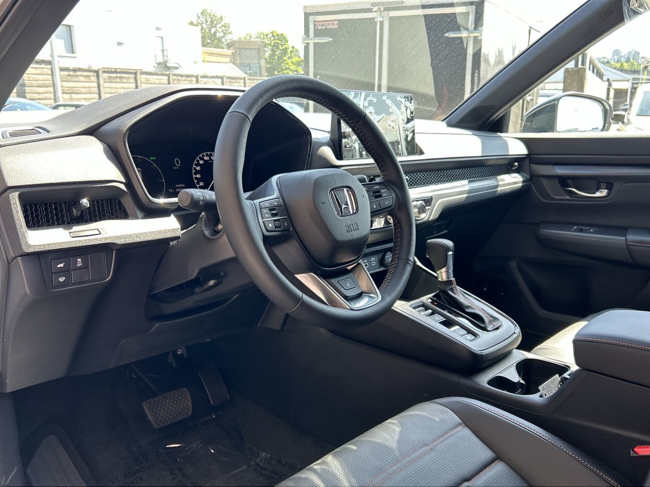 2025 Honda CR-V HYBRID in North Vancouver, British Columbia