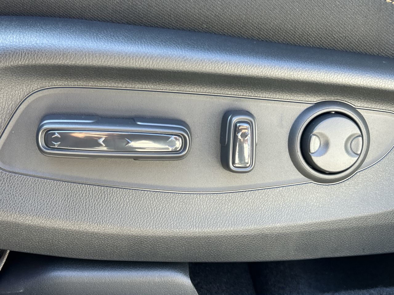 2026 Honda CR-V HYBRID in North Vancouver, British Columbia