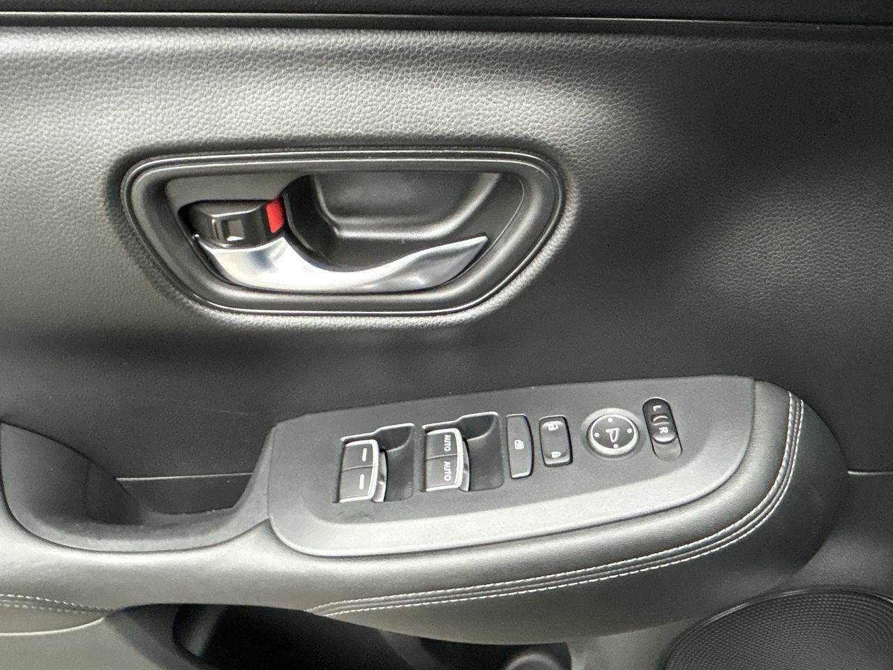 Honda HR-V  2023 à North Vancouver, Colombie-Britannique