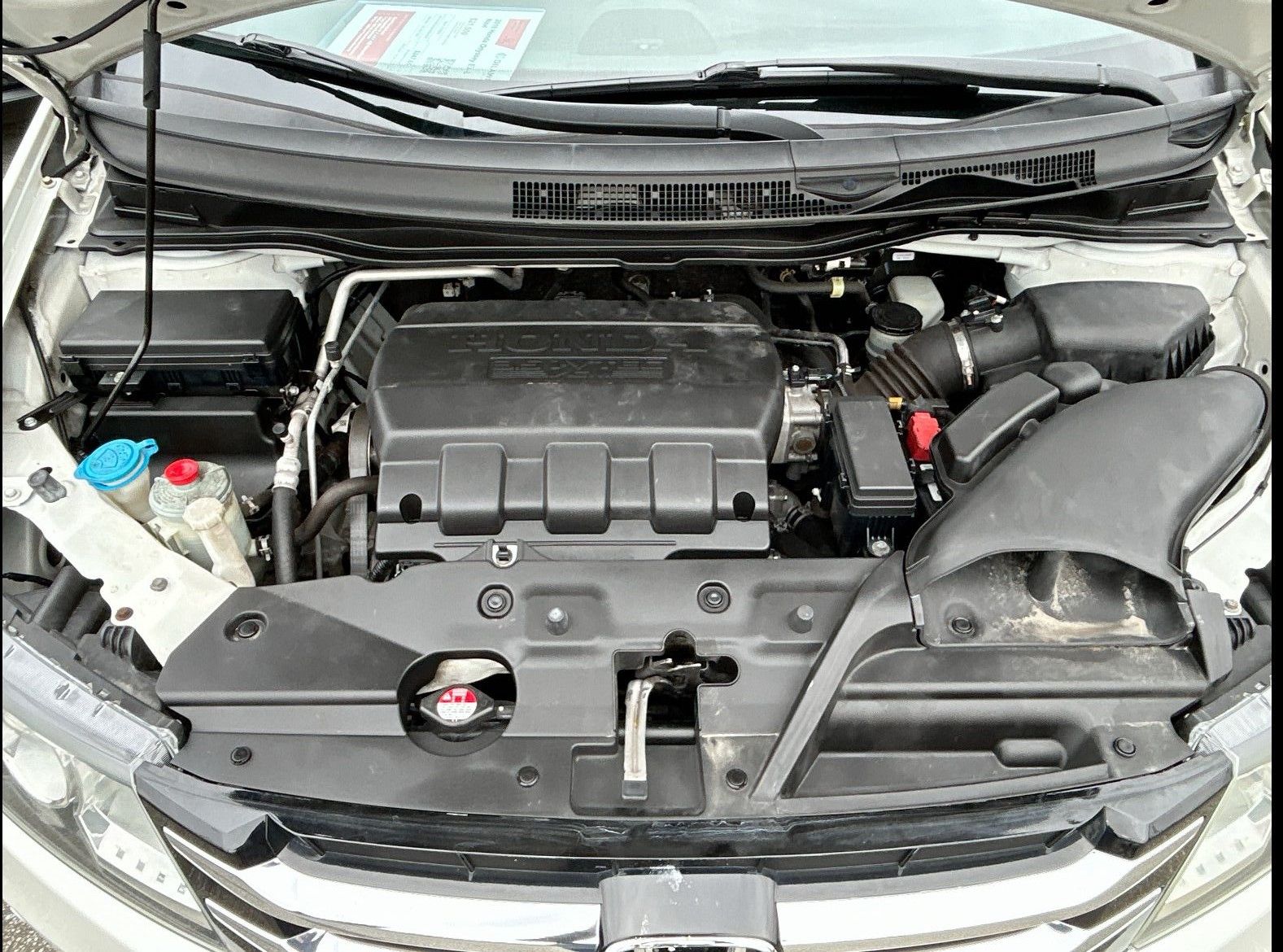 2016 Honda Odyssey in North Vancouver, British Columbia