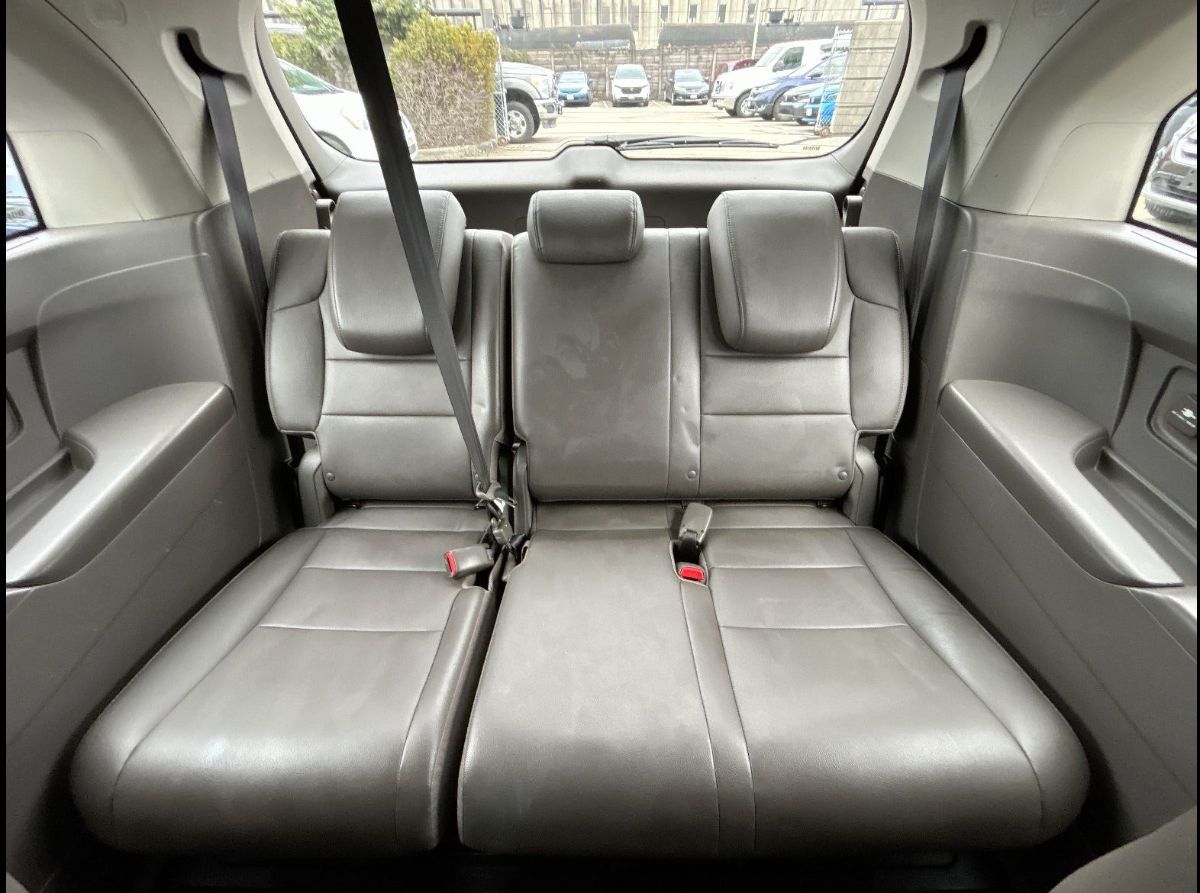 2016 Honda Odyssey in North Vancouver, British Columbia