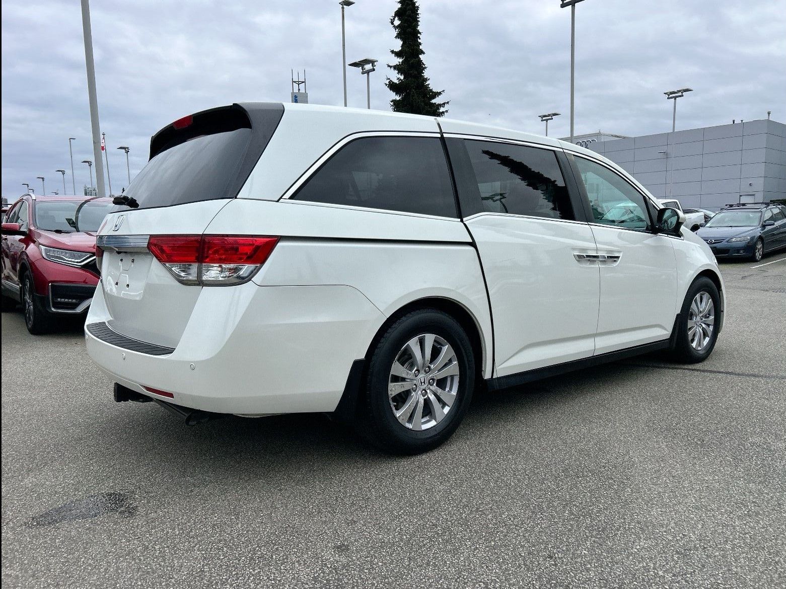 2016 Honda Odyssey in North Vancouver, British Columbia
