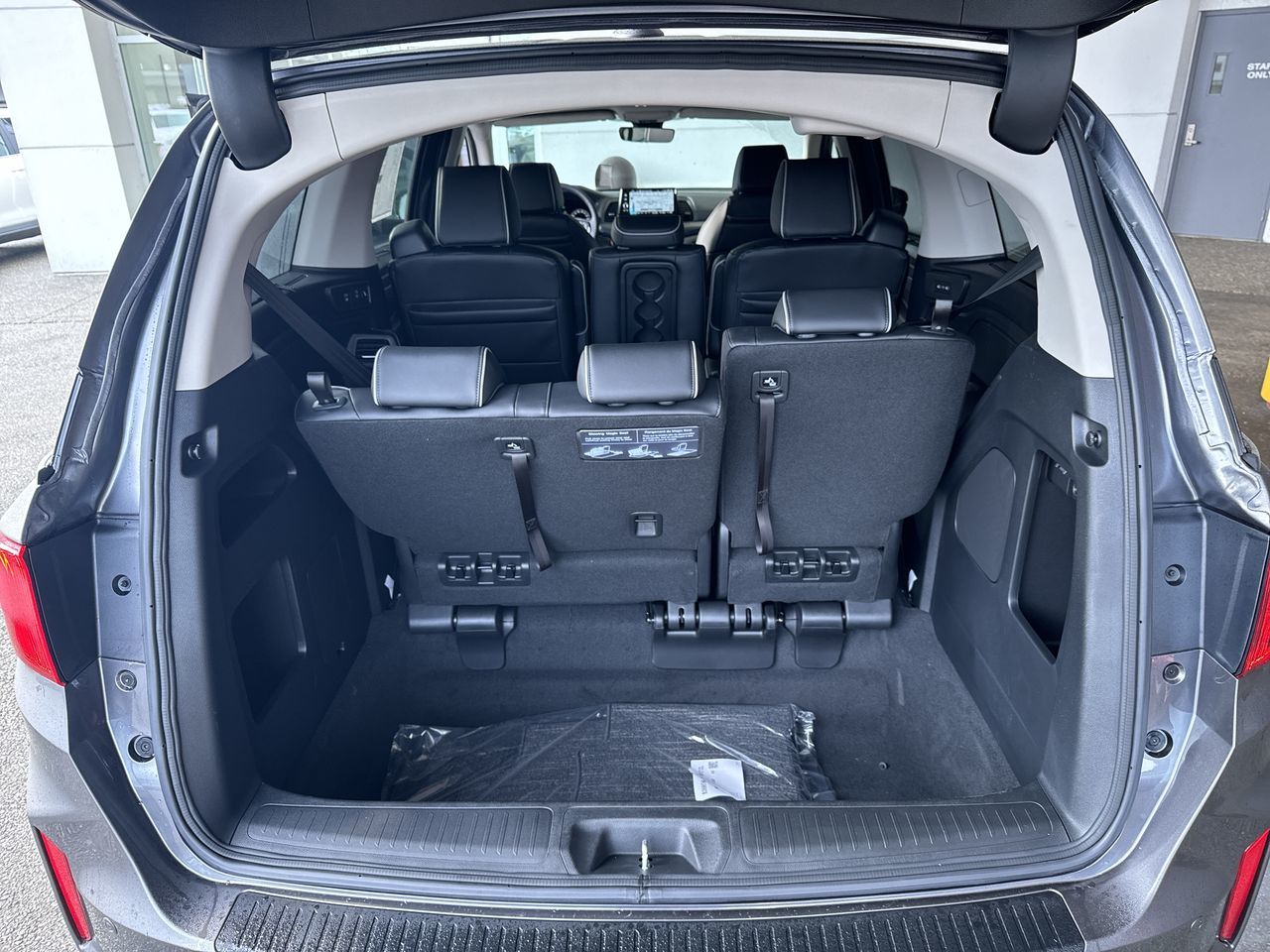 2025 Honda Odyssey in North Vancouver, British Columbia