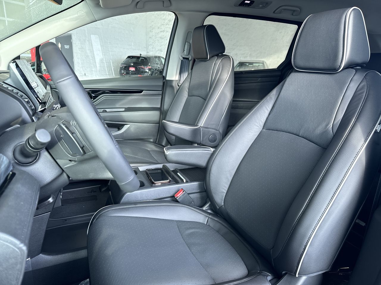 2025 Honda Odyssey in North Vancouver, British Columbia