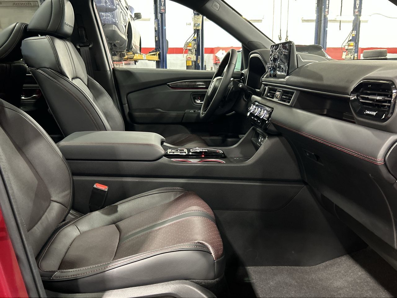 2025 Honda Pilot in North Vancouver, British Columbia