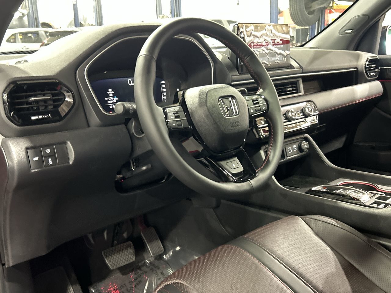 2025 Honda Pilot in North Vancouver, British Columbia
