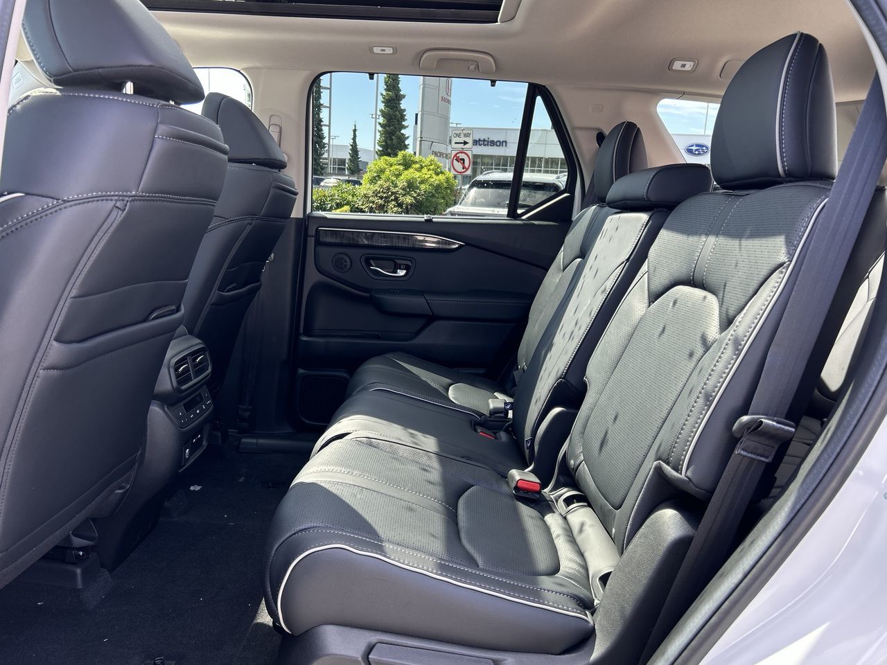 2025 Honda Pilot in North Vancouver, British Columbia