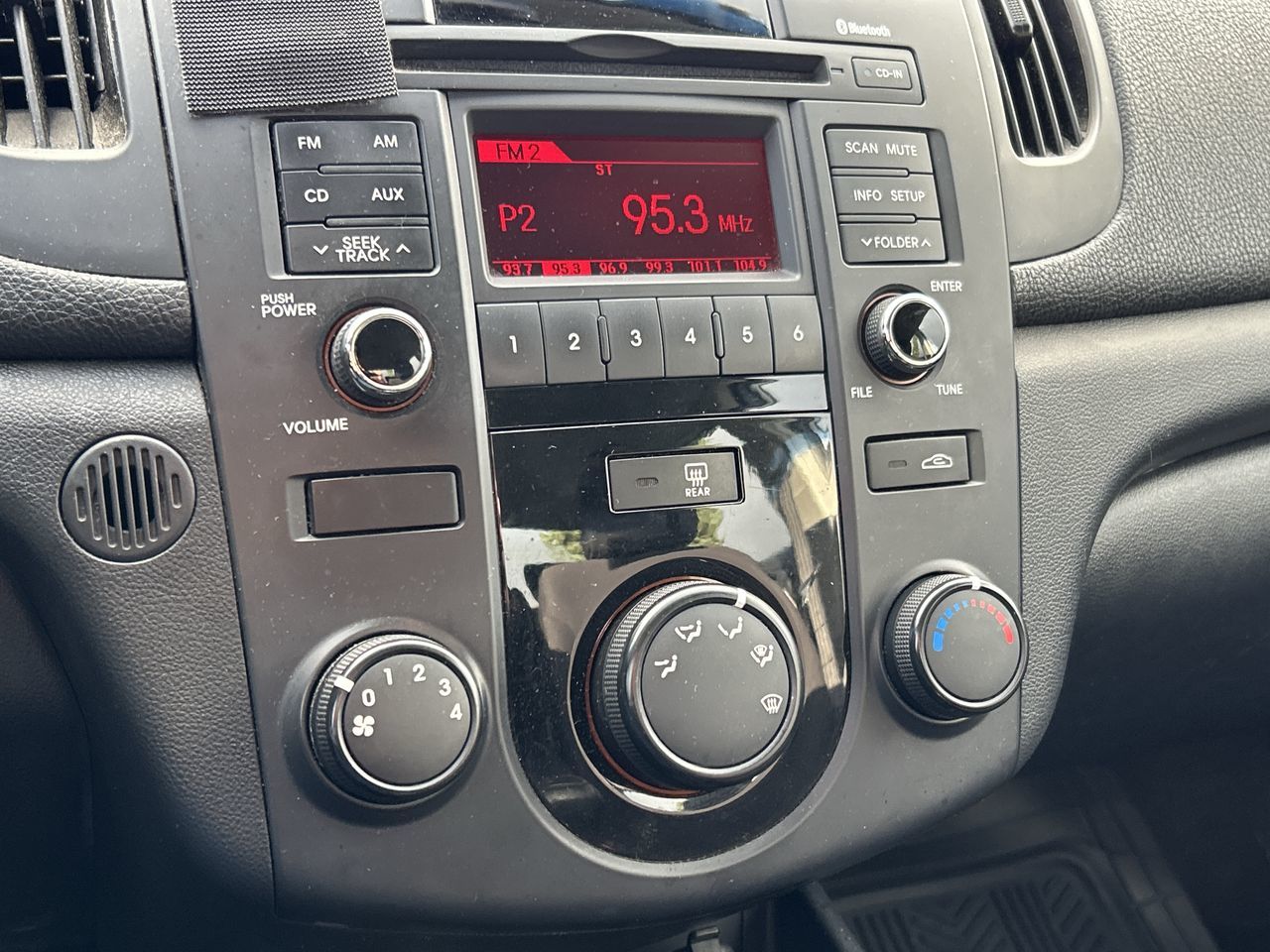 2011 Kia Forte in North Vancouver, British Columbia