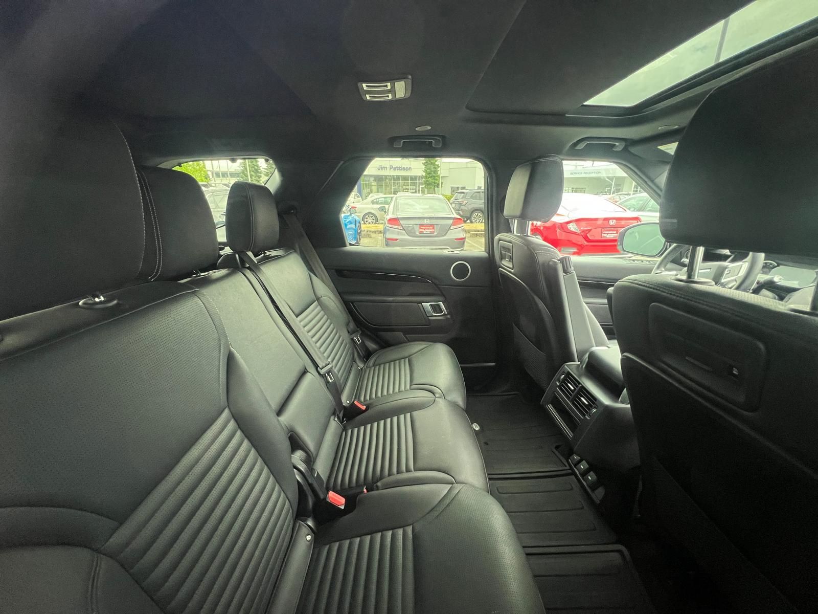 2023 Land Rover Discovery in North Vancouver, British Columbia