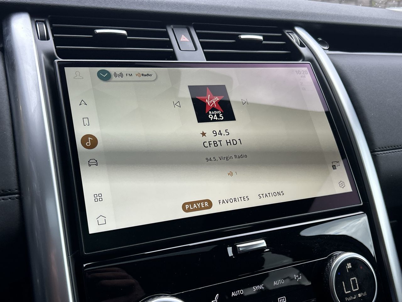 2023 Land Rover Discovery in North Vancouver, British Columbia