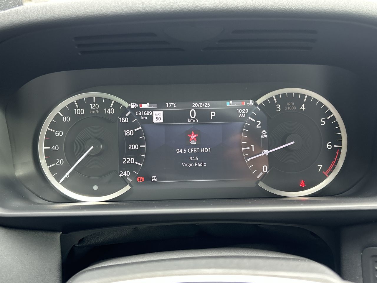 2023 Land Rover Discovery in North Vancouver, British Columbia