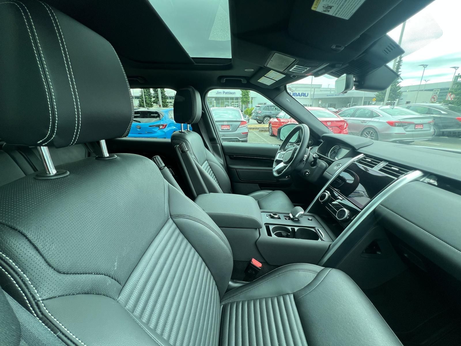 2023 Land Rover Discovery in North Vancouver, British Columbia