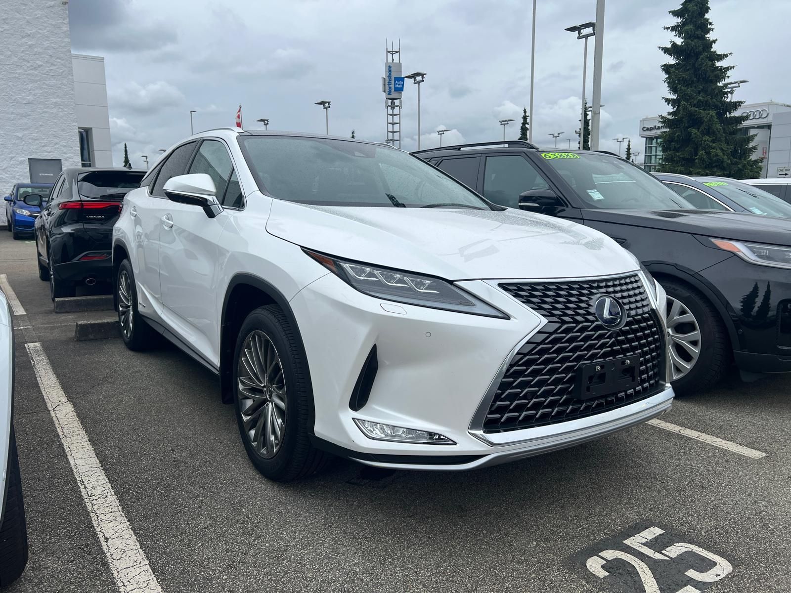Lexus RXH  2022 à North Vancouver, Colombie-Britannique