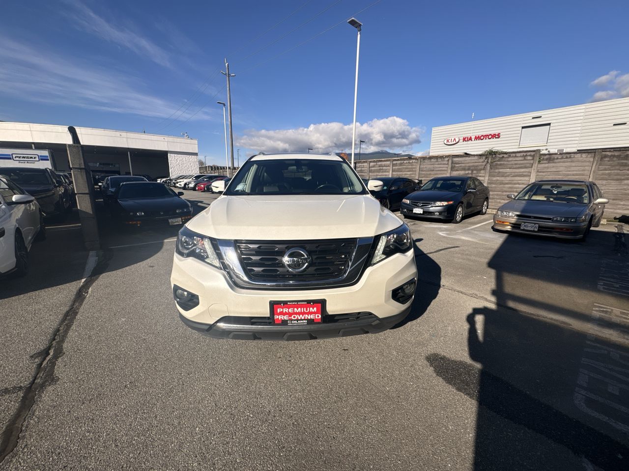 2019 Nissan Pathfinder in North Vancouver, British Columbia