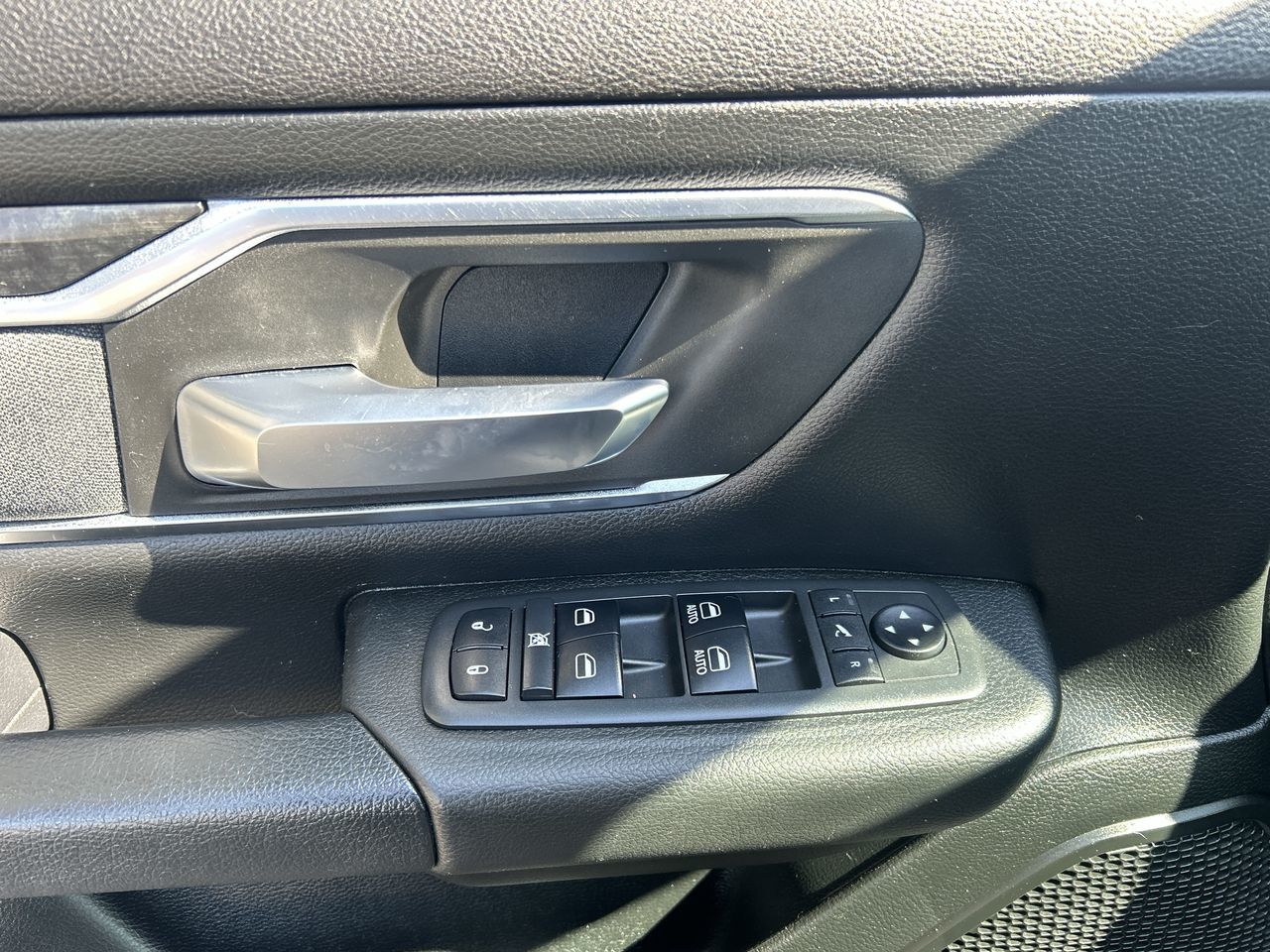 2019 Ram RAM 1500 Crew Cab 4x4 (dt) in North Vancouver, British Columbia