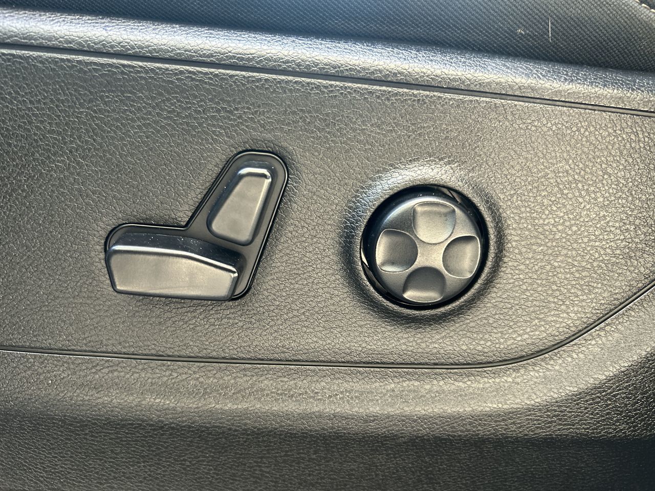 2019 Ram RAM 1500 Crew Cab 4x4 (dt) in North Vancouver, British Columbia