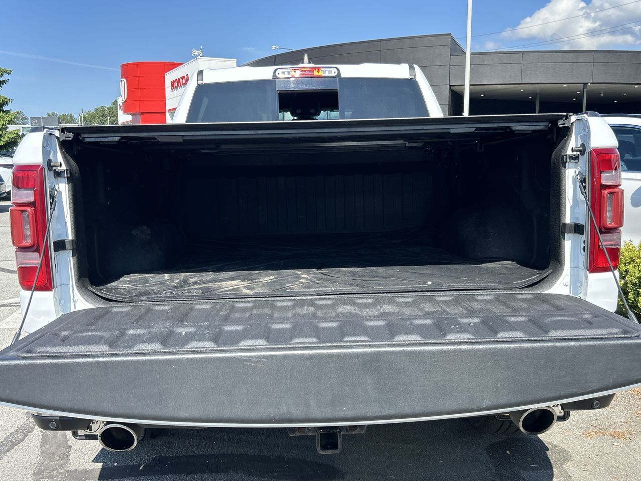 2019 Ram RAM 1500 Crew Cab 4x4 (dt) in North Vancouver, British Columbia