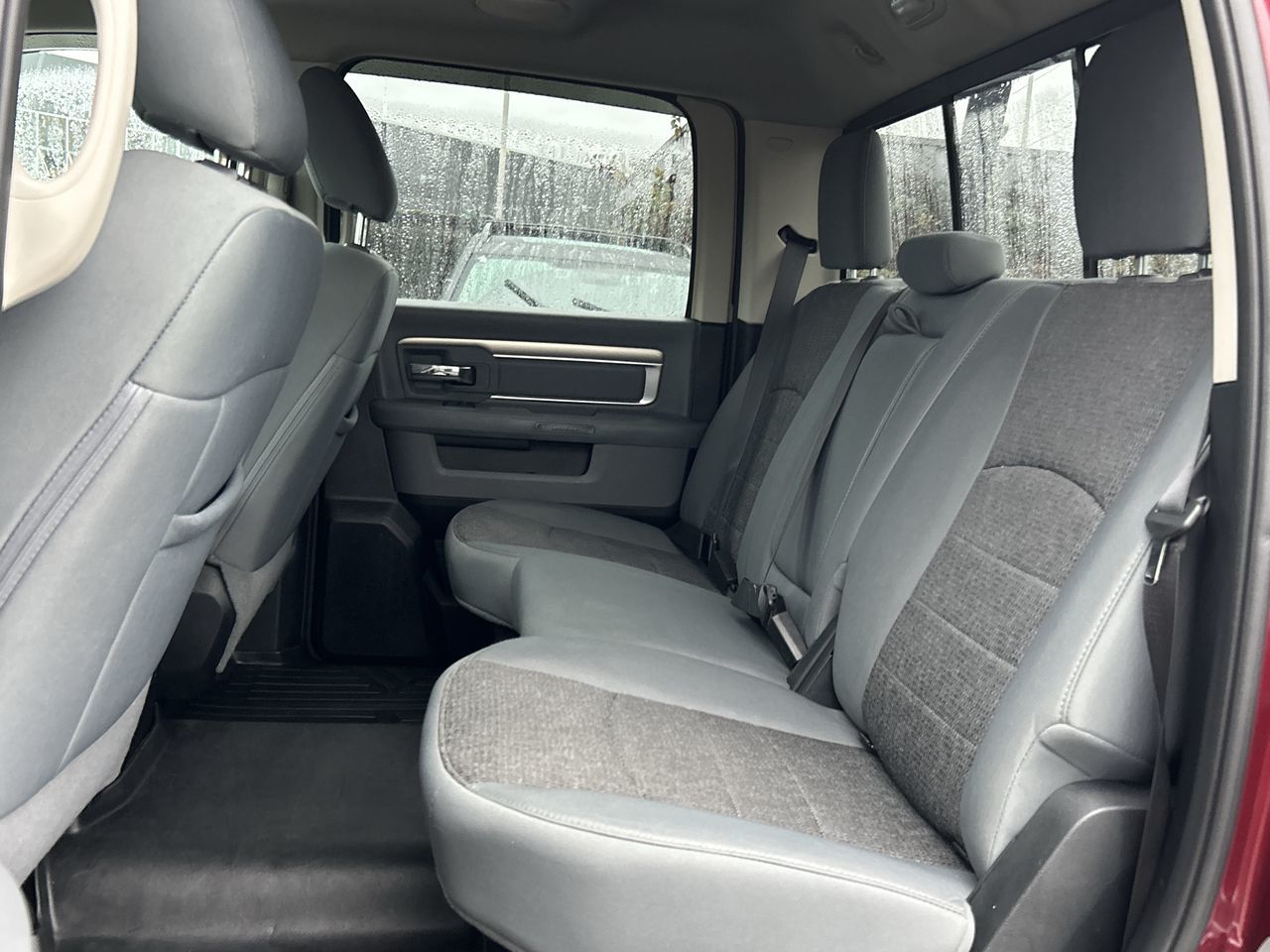 2017 Ram RAM 1500 Crew Cab 4x4 in North Vancouver, British Columbia