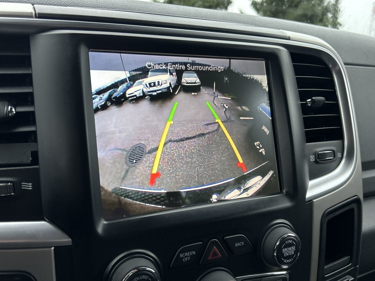 2017 Ram RAM 1500 Crew Cab 4x4 in North Vancouver, British Columbia