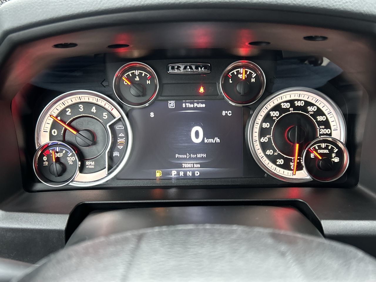 2017 Ram RAM 1500 Crew Cab 4x4 in North Vancouver, British Columbia