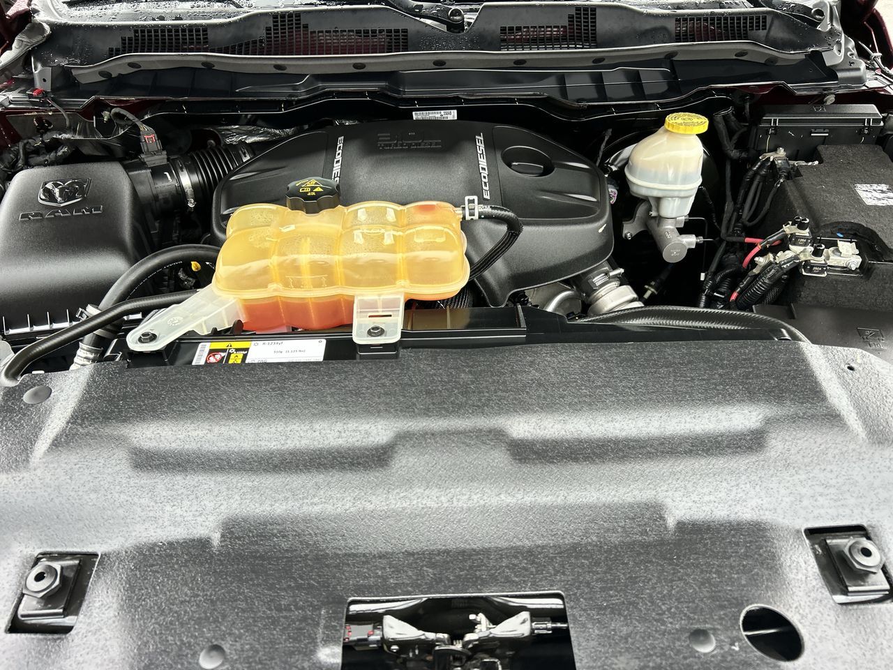 2017 Ram RAM 1500 Crew Cab 4x4 in North Vancouver, British Columbia