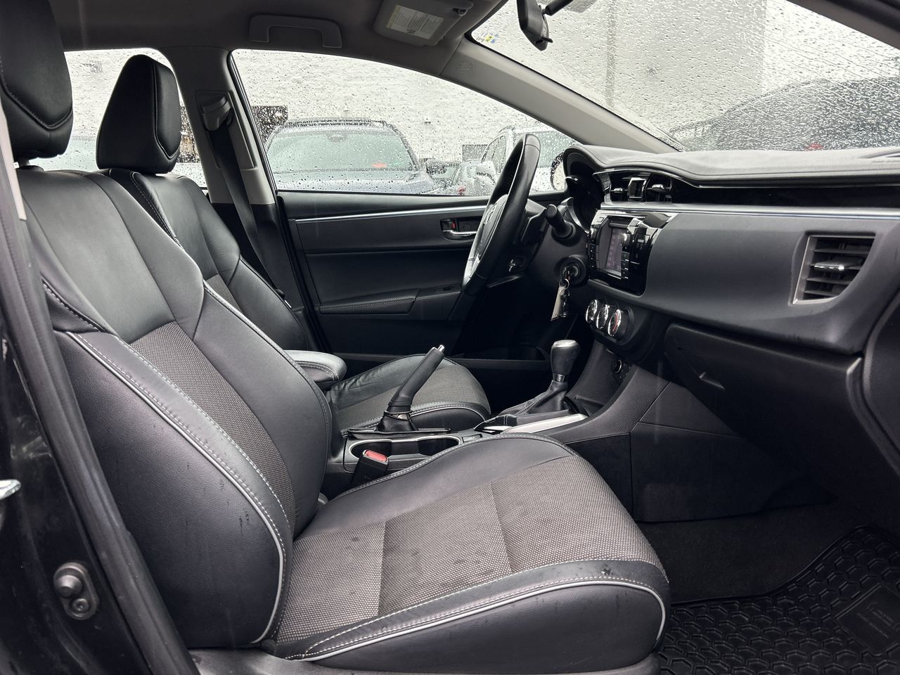 Toyota Corolla  2016 à North Vancouver, Colombie-Britannique