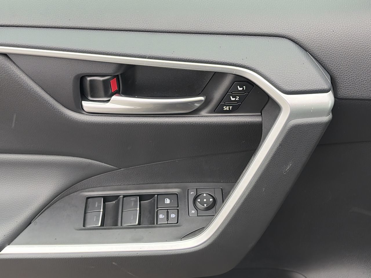 2025  RAV4 XLE AWD