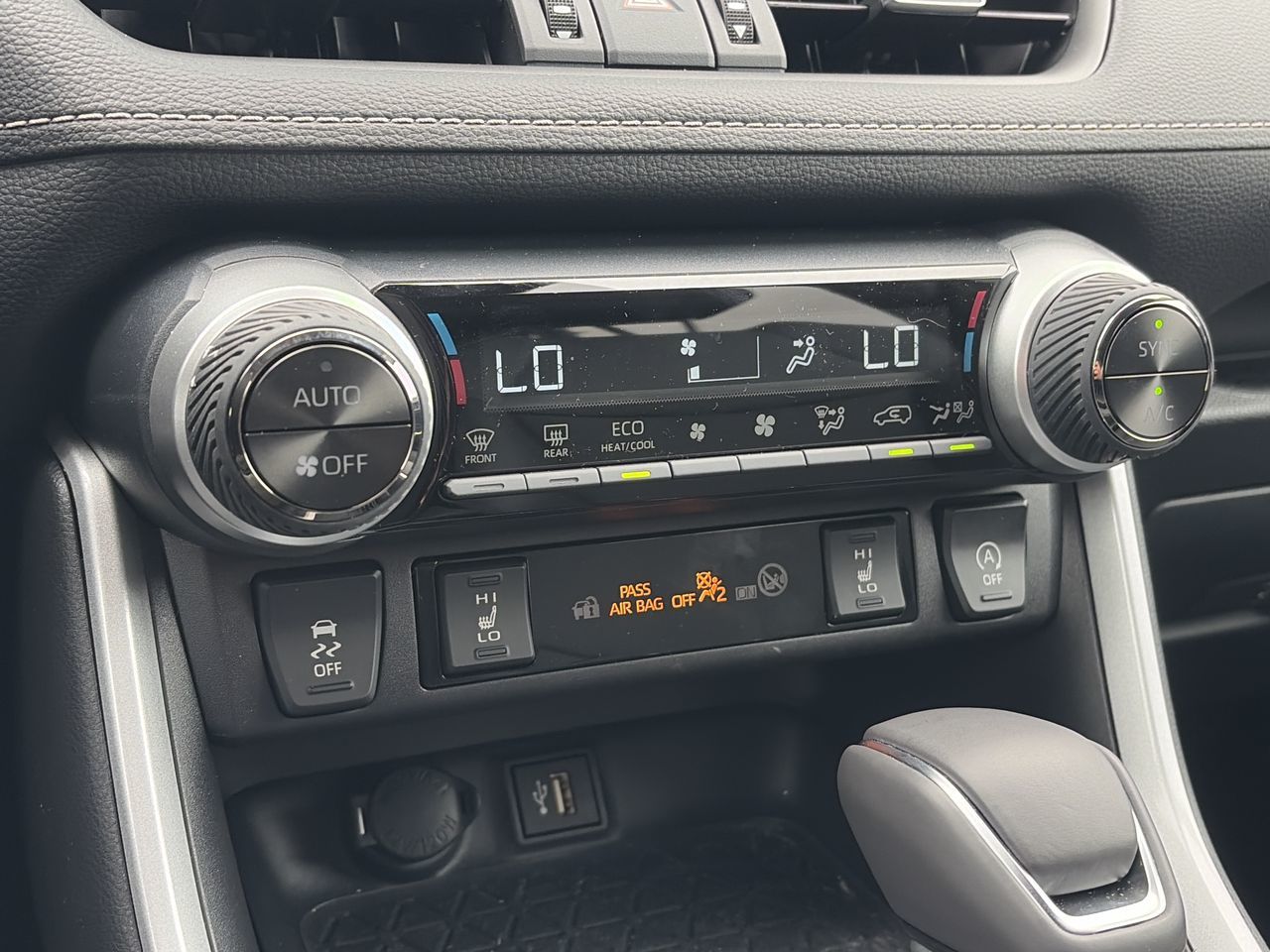 2025  RAV4 XLE AWD