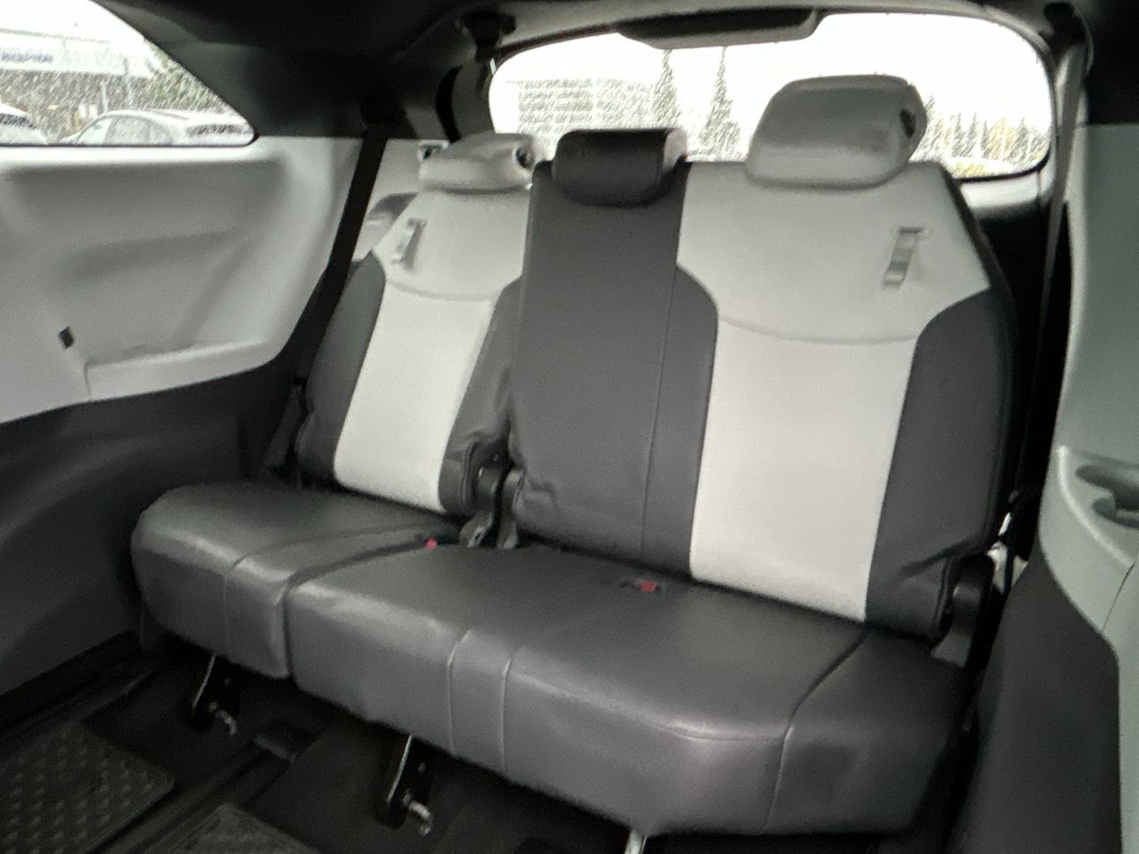 2022 Toyota Sienna Hybrid