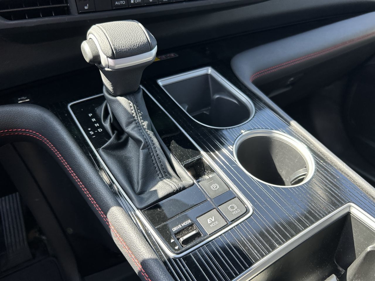 2025 Toyota Sienna Hybrid in North Vancouver, British Columbia
