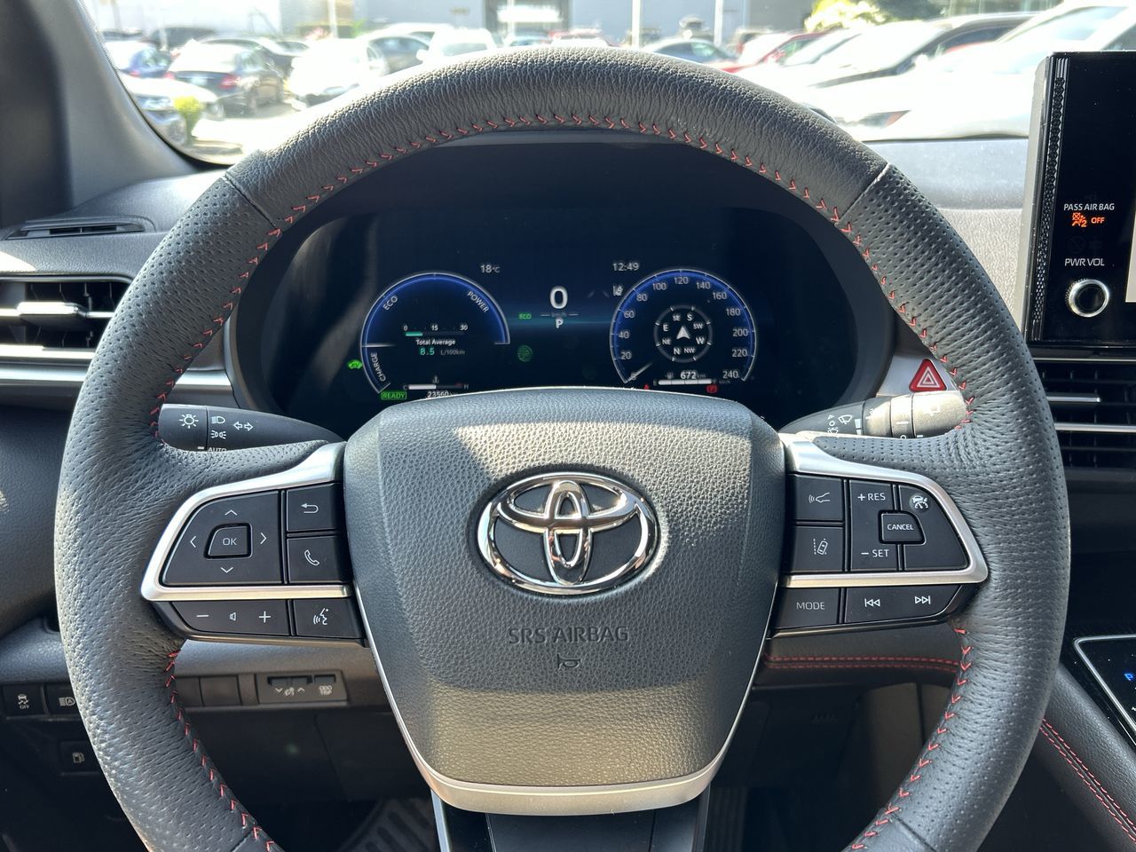 2025 Toyota Sienna Hybrid in North Vancouver, British Columbia