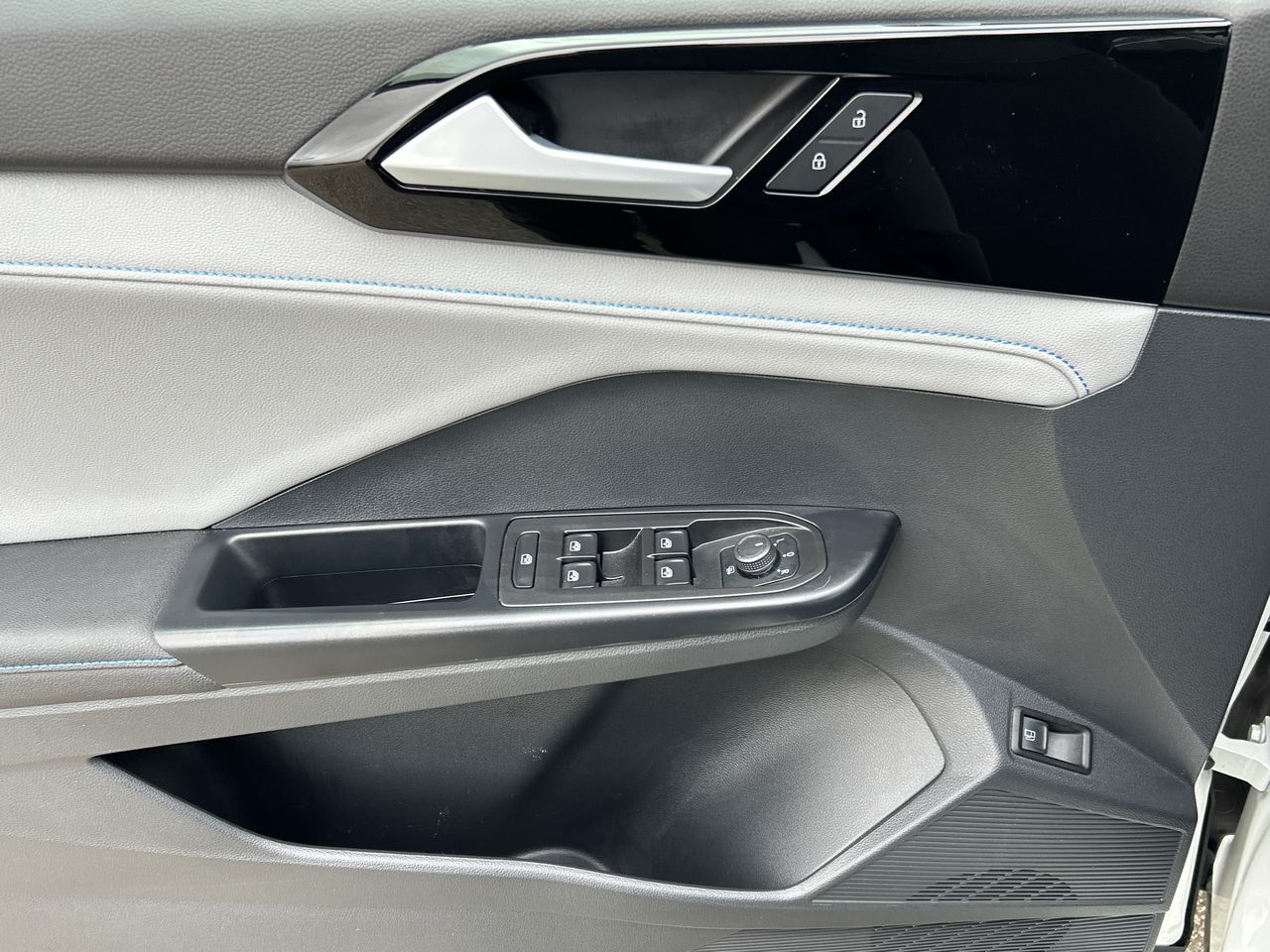 Volkswagen Taos  2024 à North Vancouver, Colombie-Britannique