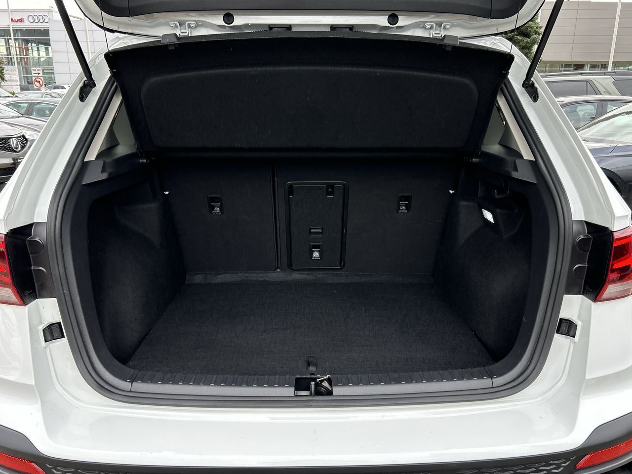 Volkswagen Taos  2024 à North Vancouver, Colombie-Britannique