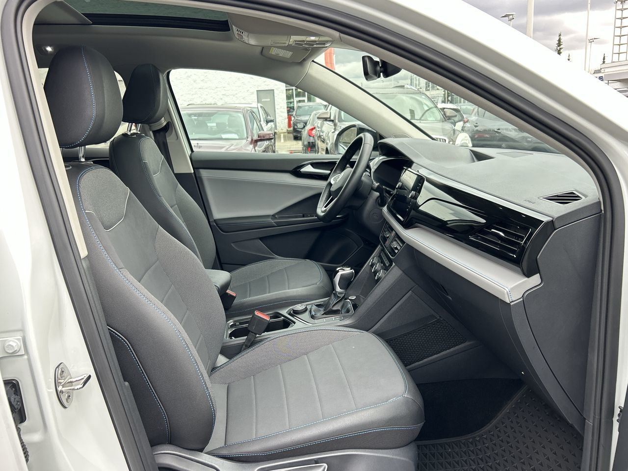 Volkswagen Taos  2024 à North Vancouver, Colombie-Britannique