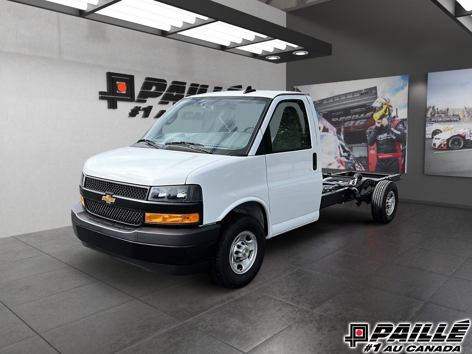 Chevrolet EXPRESS CUTAWAY 3500  2025 à Berthierville, Québec