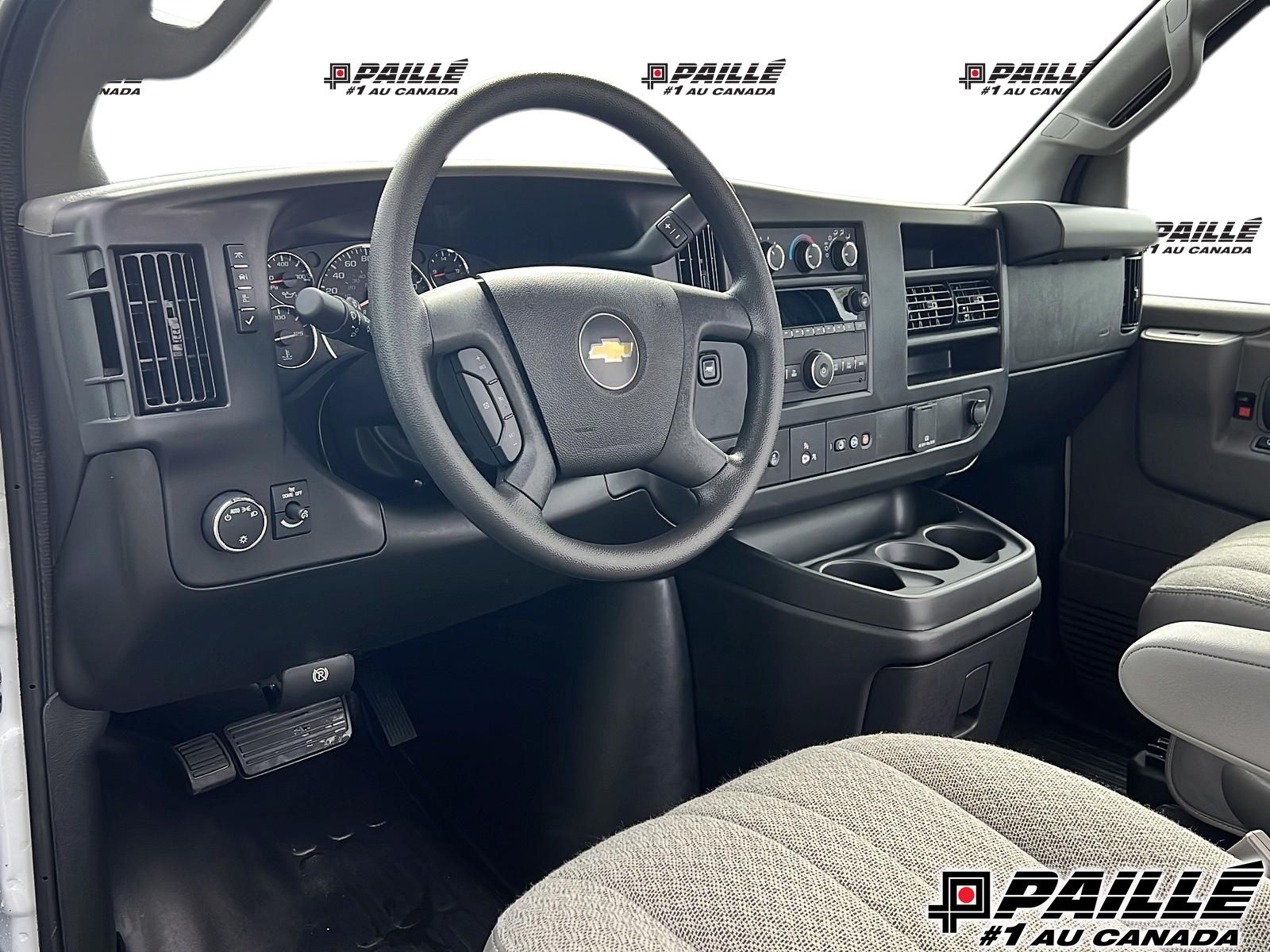 Chevrolet EXPRESS CUTAWAY 3500  2025 à Berthierville, Québec