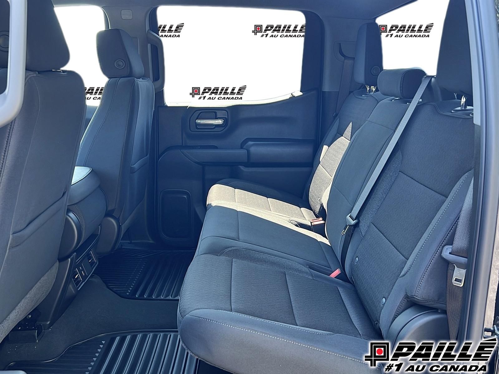 Chevrolet SILVERADO 1500 CUSTOM TB 4RM  2025 à Berthierville, Québec