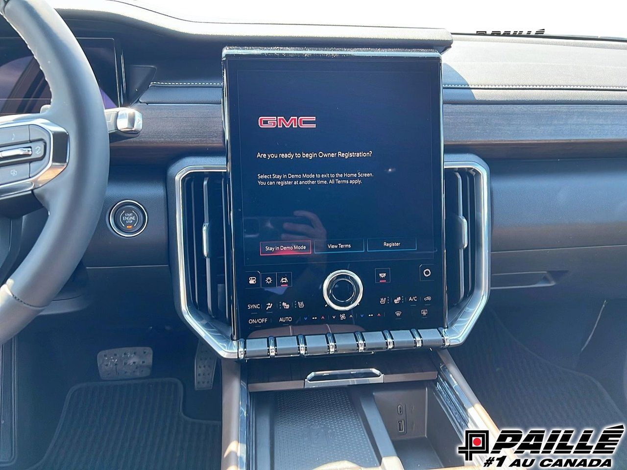 2027 GMC Acadia in Berthierville, Quebec