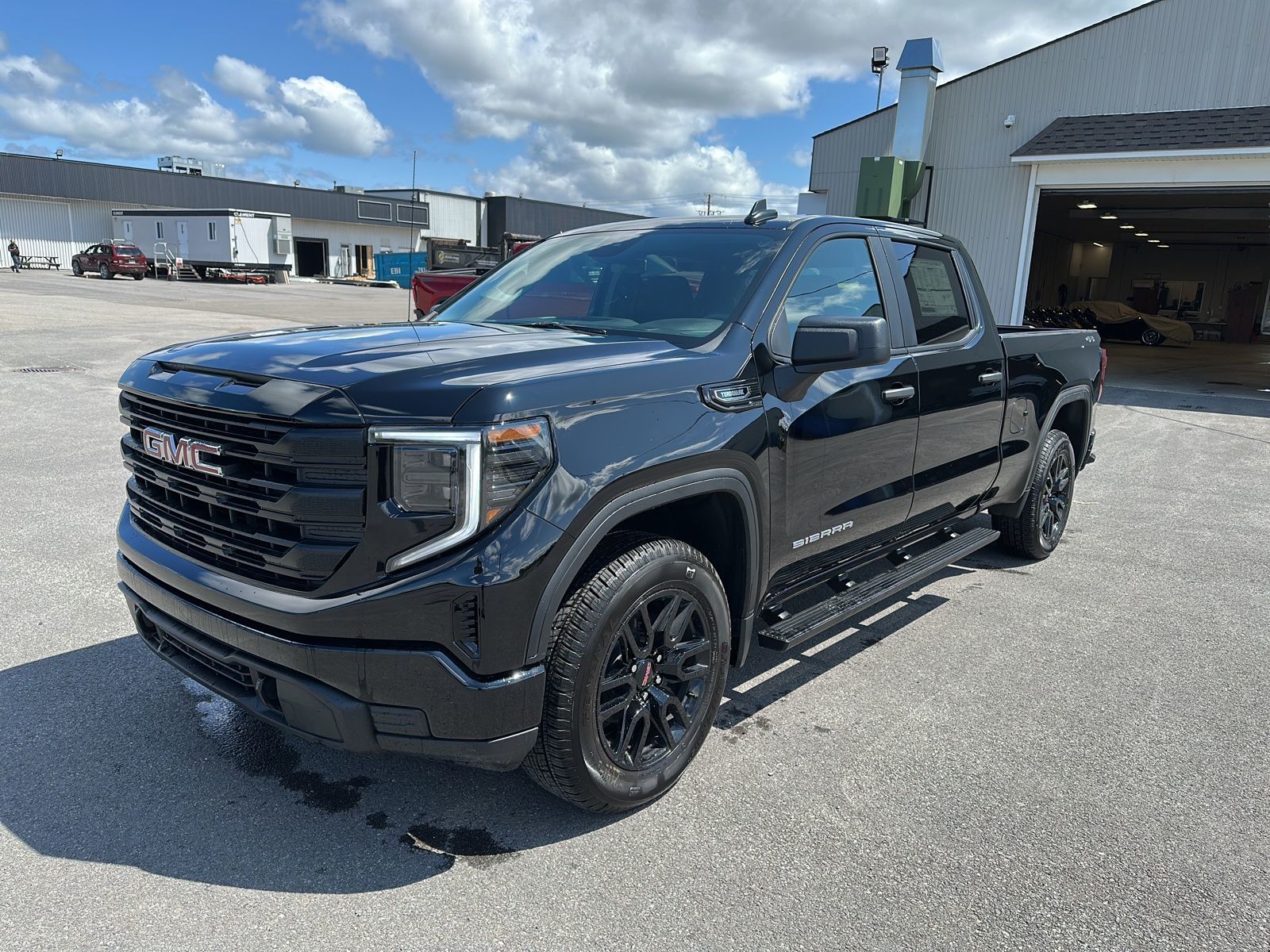 GMC SIERRA 1500 PRO CREW 4RM  2025 à Berthierville, Québec