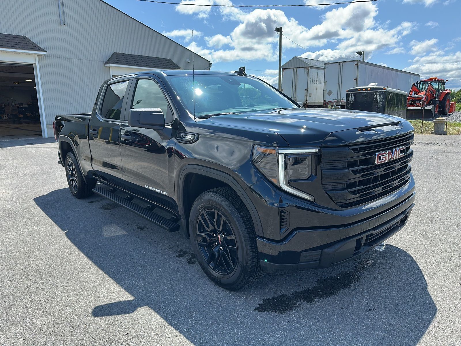 GMC SIERRA 1500 PRO CREW 4RM  2025 à Berthierville, Québec