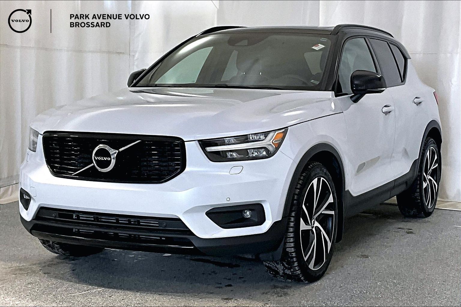 2022 Volvo XC40 R-DESIGN
