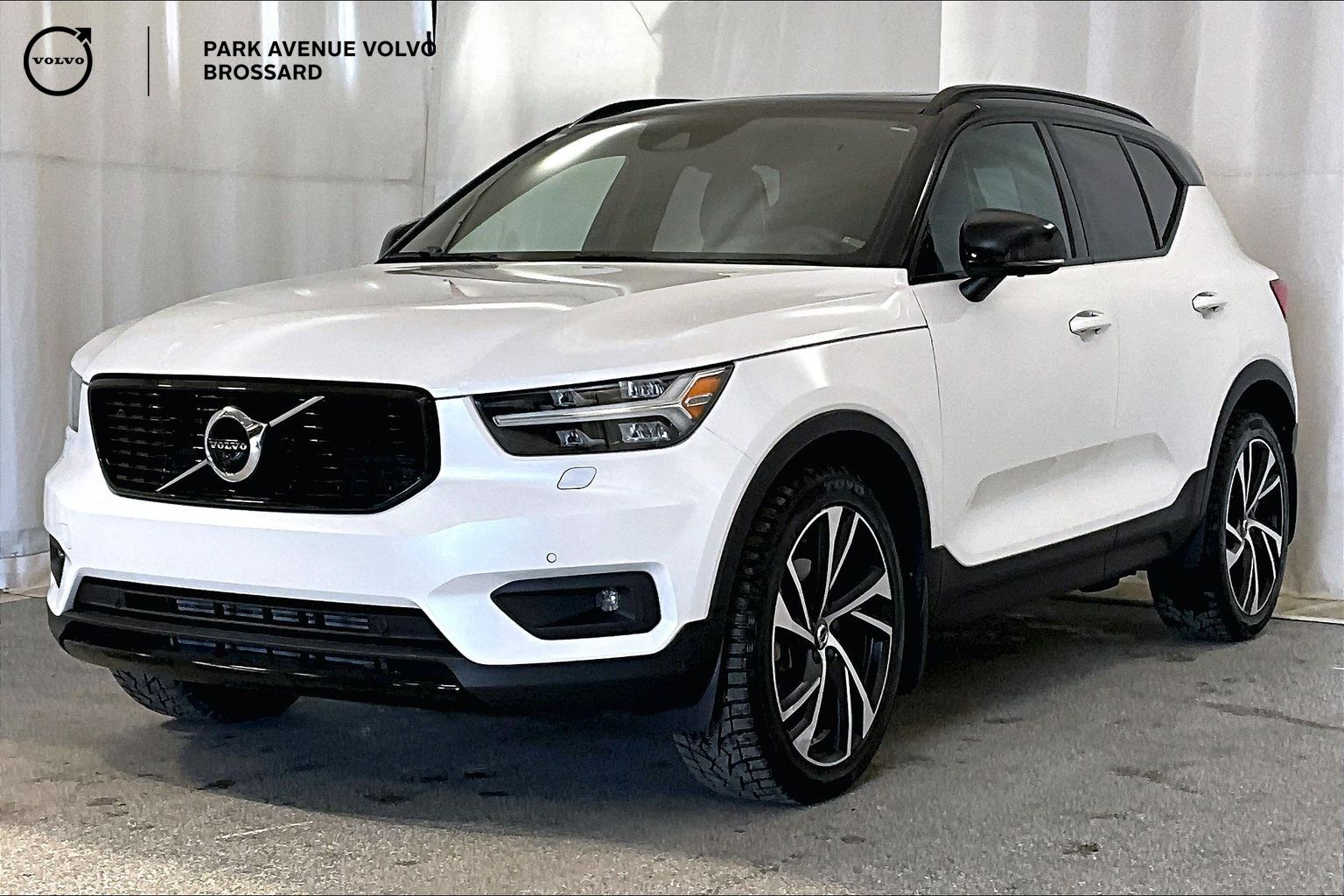 2022 Volvo XC40 R-DESIGN